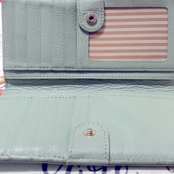 KATE SPADE ♠️ WALLET IN A VERY RARE COLOR - Picture 2 of 5